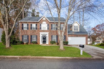 6209 Forest Pond Dr Charlotte, NC 28262